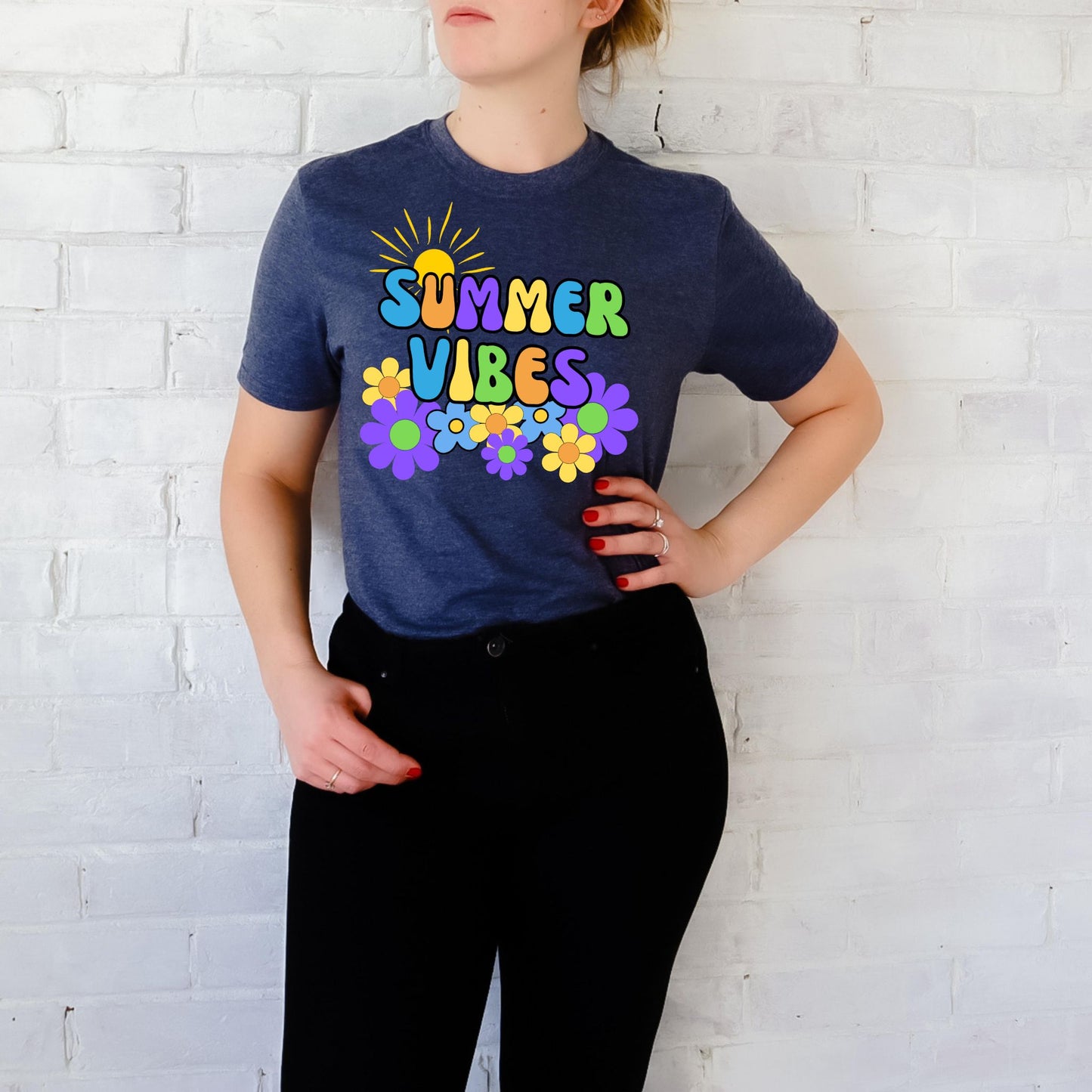 Summer Vibes T-Shirt – Retro Sun & Flower Graphic Tee with Vintage Font