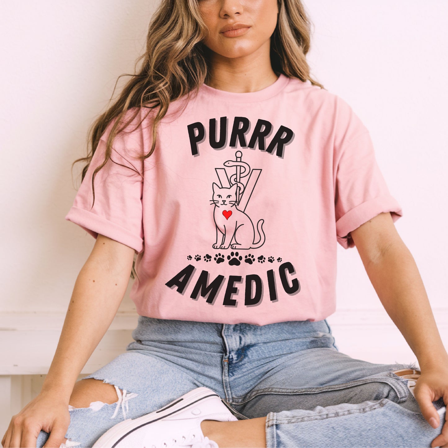 Purramedic Cat Lover T-Shirt – Funny Vet Tech Gift & Animal Rescue Tee